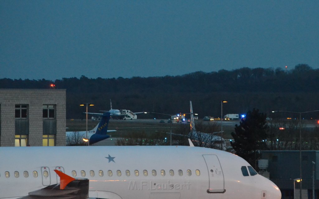 Bombendrohung Germanwings Koeln Bonner Flughafen P104.JPG - Miklos Laubert
